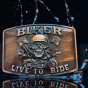 Motociclista, essa é pra você! Fivela de metal